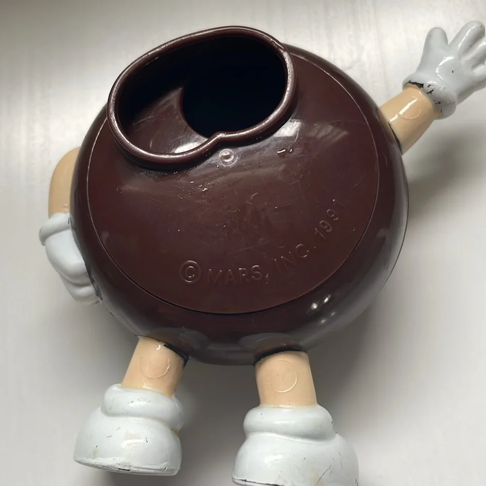 M&M'S Brown Character with White Gloves 1991 - Picture 5 of 5